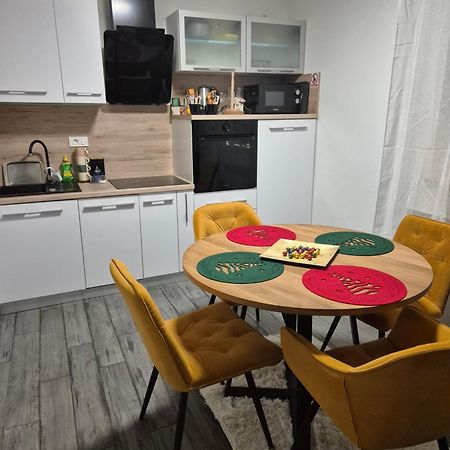 Apartman Na Jezeru Загреб Екстериор снимка