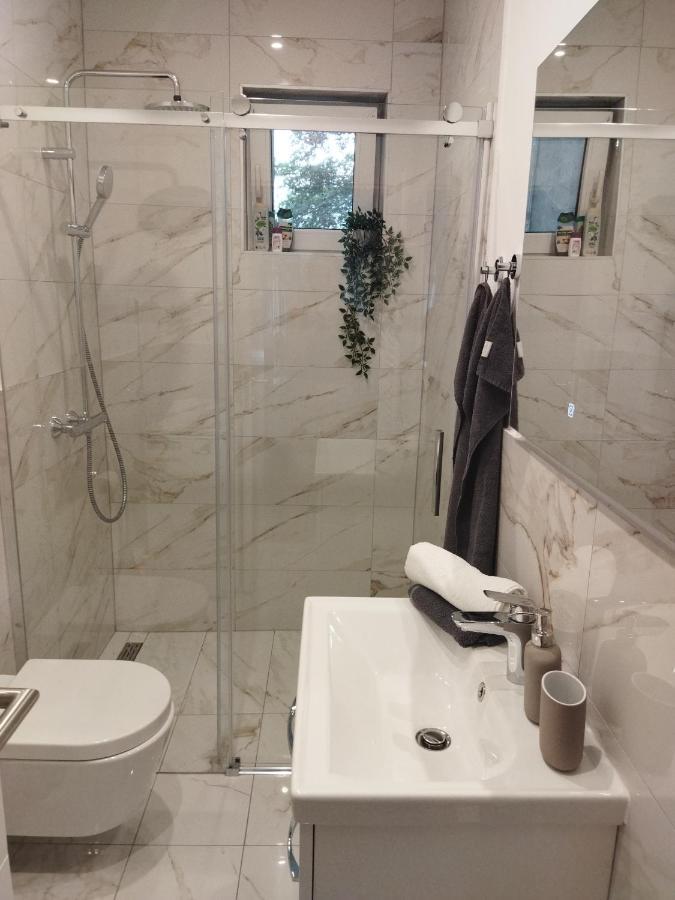 Apartman Na Jezeru Загреб Екстериор снимка