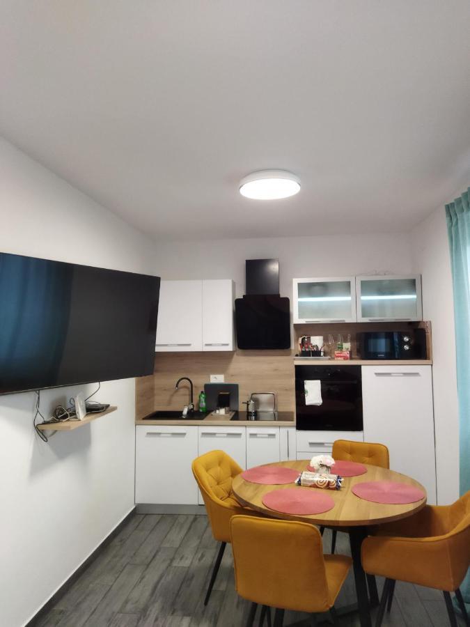 Apartman Na Jezeru Загреб Екстериор снимка