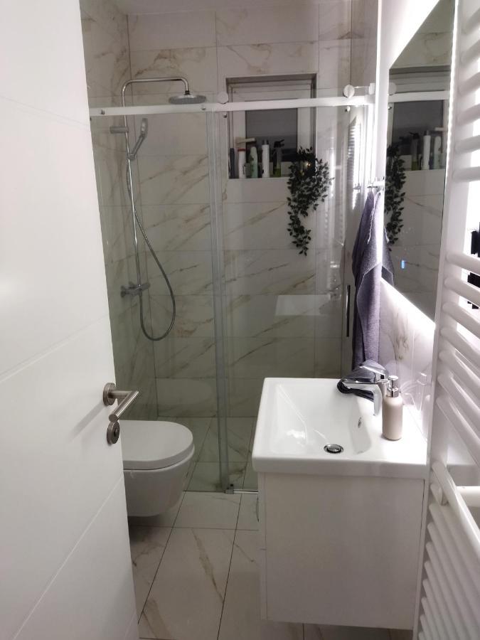 Apartman Na Jezeru Загреб Екстериор снимка
